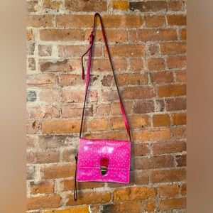 Patricia Nash Spring/Summer crossbody bag. Pink or Blue?! Why not pink & blue! ✨